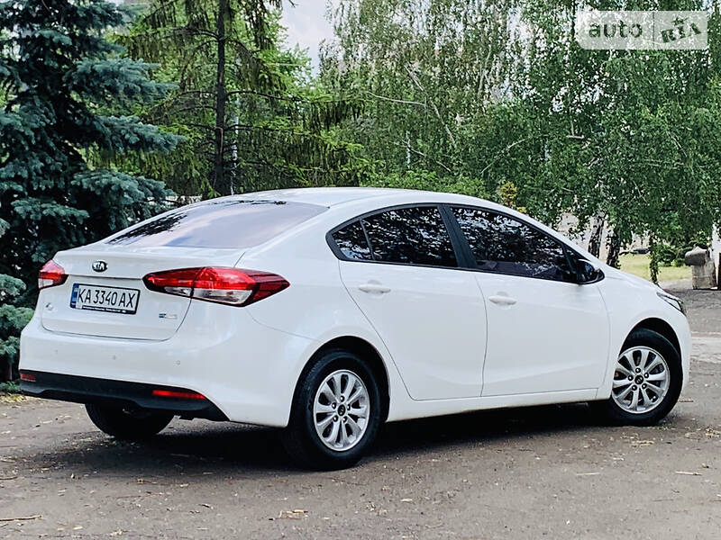 Седан Kia Cerato 2017 в Києві