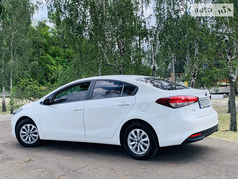 Седан Kia Cerato 2017 в Києві
