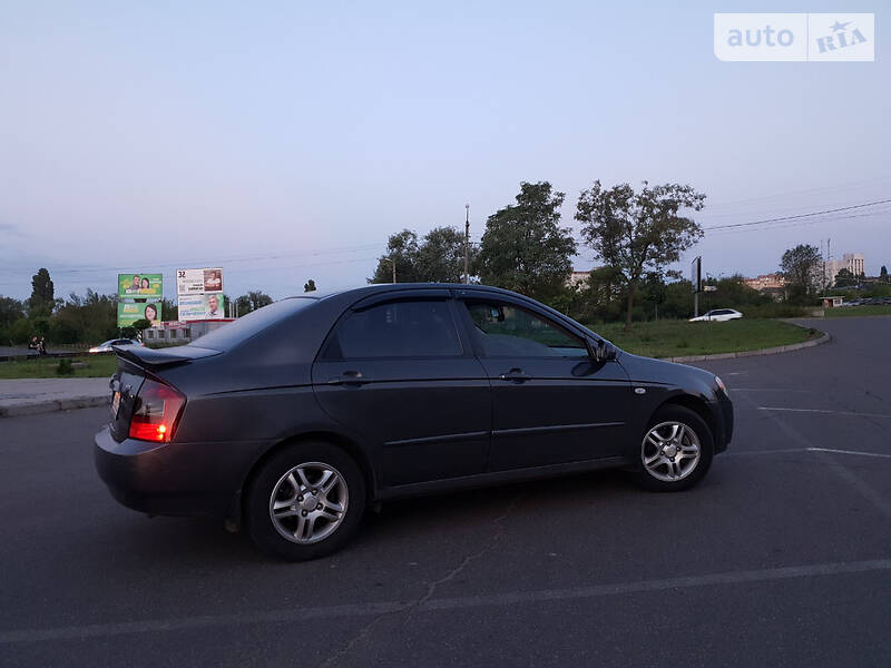 Седан Kia Cerato 2006 в Кривому Розі