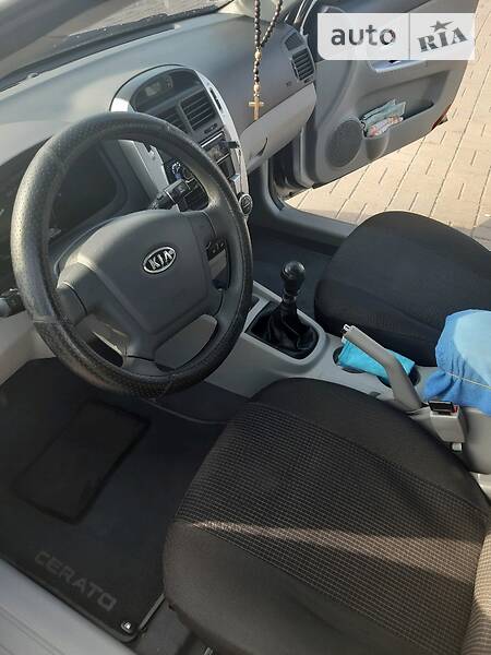 Седан Kia Cerato 2008 в Киеве