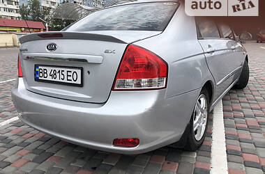 Седан Kia Cerato 2006 в Днепре