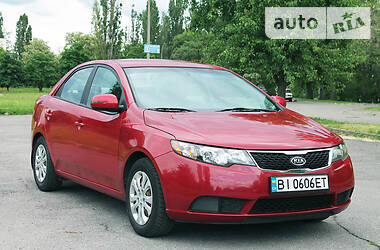 Седан Kia Cerato 2013 в Кременчуге