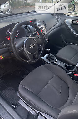 Седан Kia Cerato 2009 в 