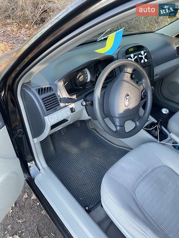 Седан Kia Cerato 2006 в Ірпені