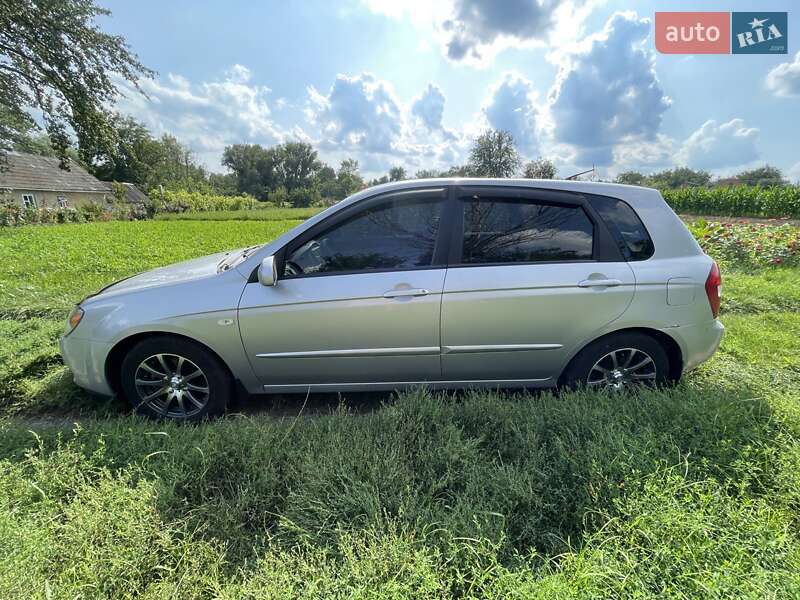 Хетчбек Kia Cerato 2006 в Гадячі