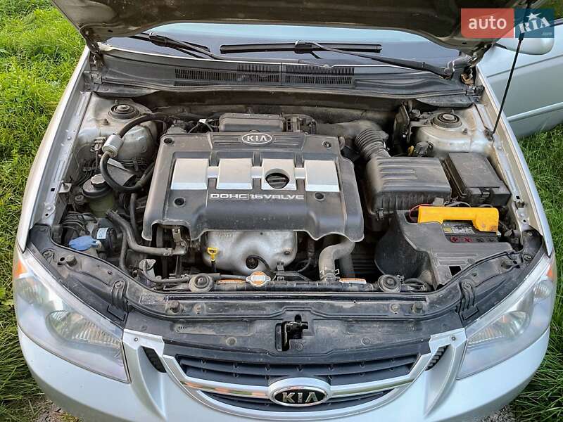 Хетчбек Kia Cerato 2006 в Гадячі