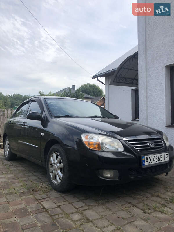 Седан Kia Cerato 2006 в Чернівцях