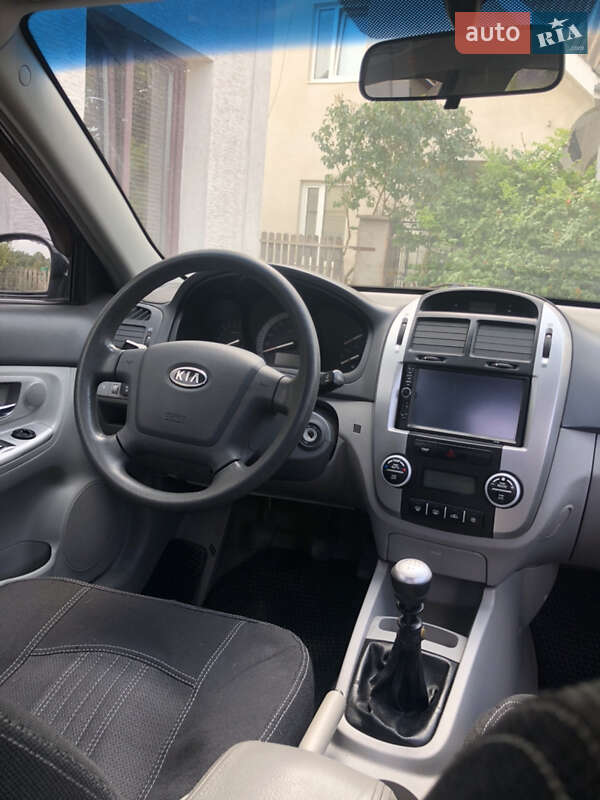 Седан Kia Cerato 2006 в Чернівцях
