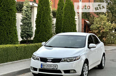 Седан Kia Cerato 2011 в 
