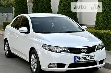 Седан Kia Cerato 2011 в 