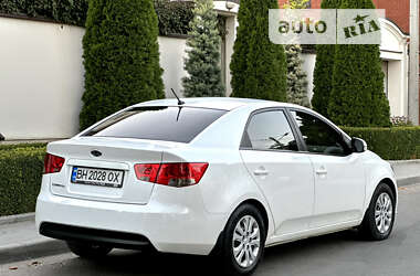 Седан Kia Cerato 2011 в 