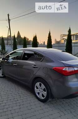 Седан Kia Cerato 2013 в 