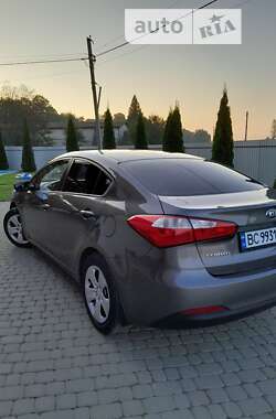 Седан Kia Cerato 2013 в 