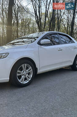 Седан Kia Cerato 2012 в 