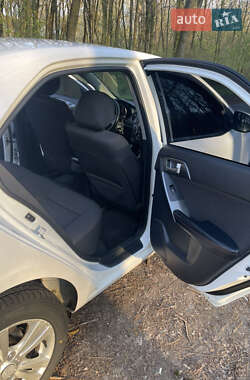 Седан Kia Cerato 2012 в 