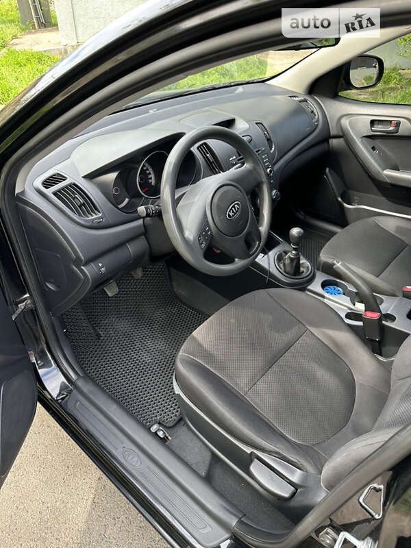 Седан Kia Cerato 2009 в Одесі