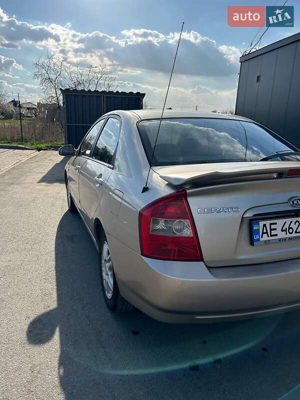 Седан Kia Cerato 2006 в Дніпрі