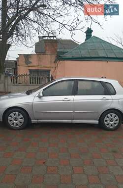 Хэтчбек Kia Cerato 2006 в 
