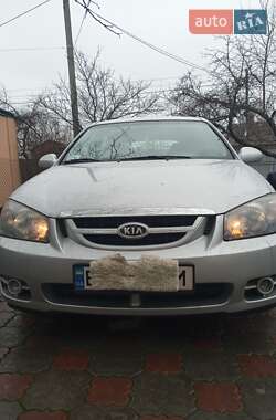 Хэтчбек Kia Cerato 2006 в 