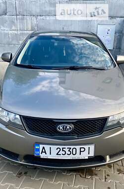 Хэтчбек Kia Cerato 2009 в Киеве