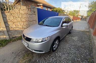 Седан Kia Cerato 2009 в Кривому Розі