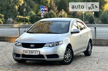 Седан Kia Cerato 2009 в Сараті