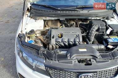 Купе Kia Cerato 2012 в 