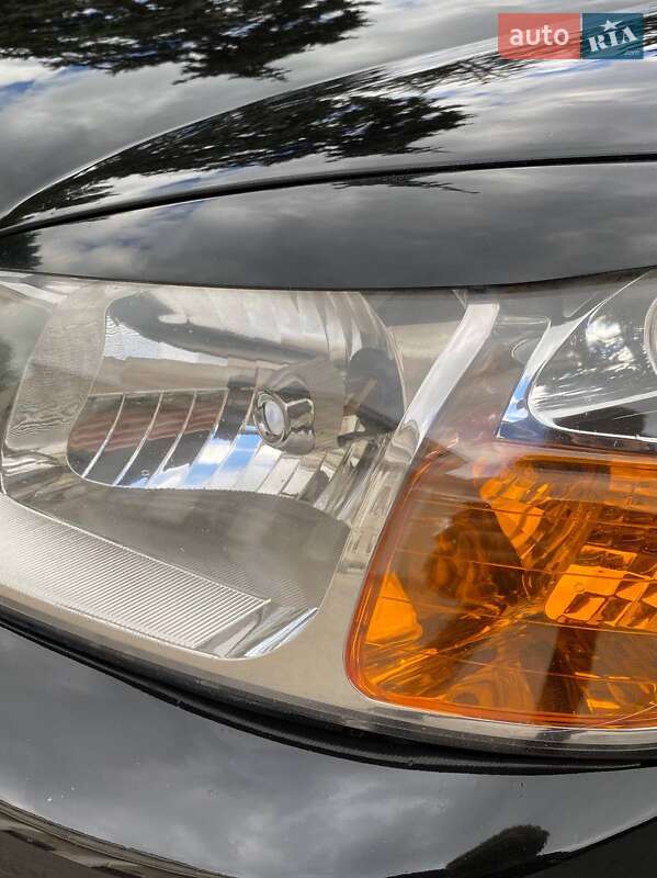 Седан Kia Cerato 2006 в Днепре