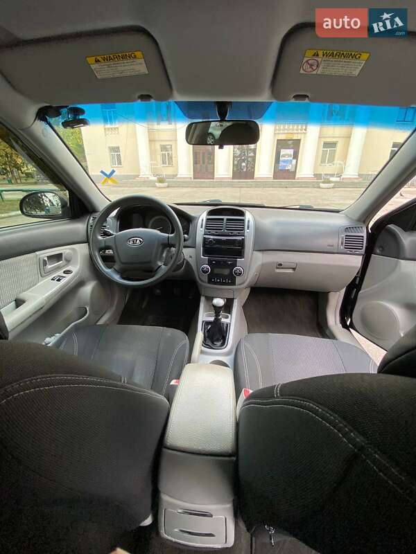 Седан Kia Cerato 2006 в Днепре