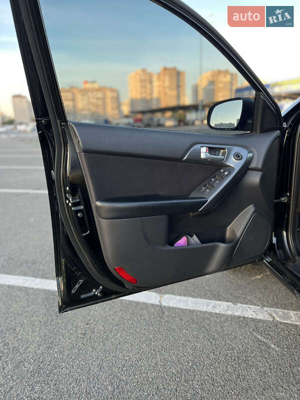 Седан Kia Cerato 2012 в Софіївській Борщагівці