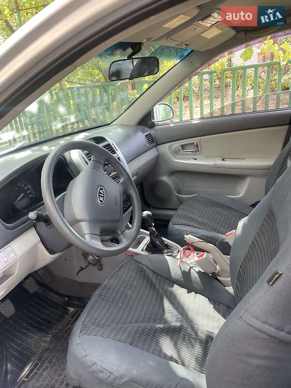 Седан Kia Cerato 2007 в Кривому Розі