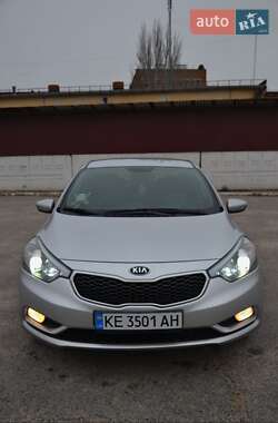 Седан Kia Cerato 2013 в Нікополі