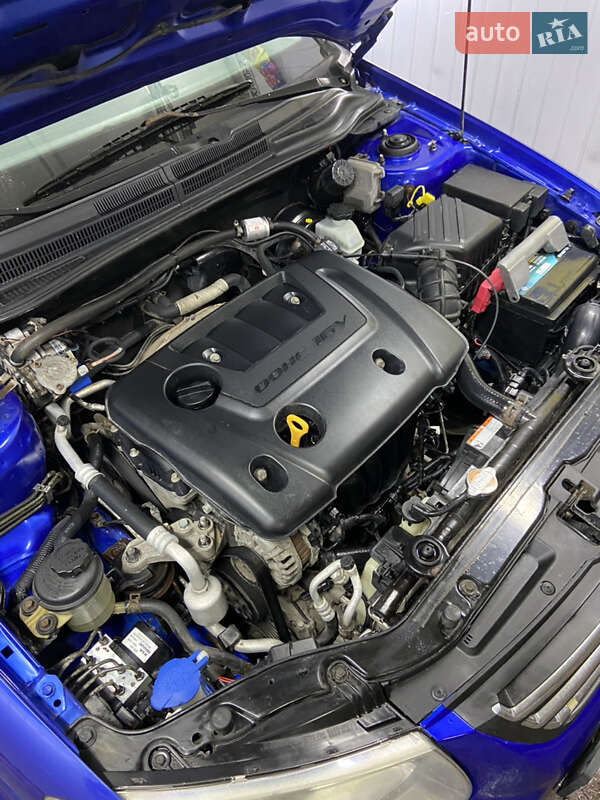 Седан Kia Cerato 2009 в Краснограде