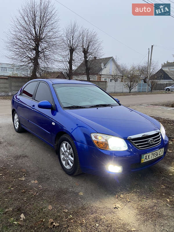 Седан Kia Cerato 2009 в Краснограде