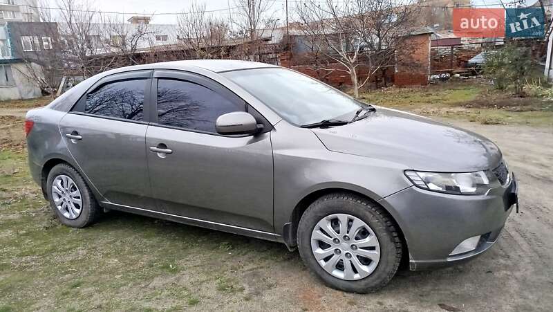 Седан Kia Cerato 2012 в Полтаві