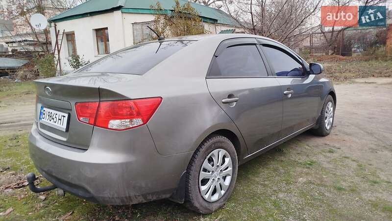Седан Kia Cerato 2012 в Полтаві