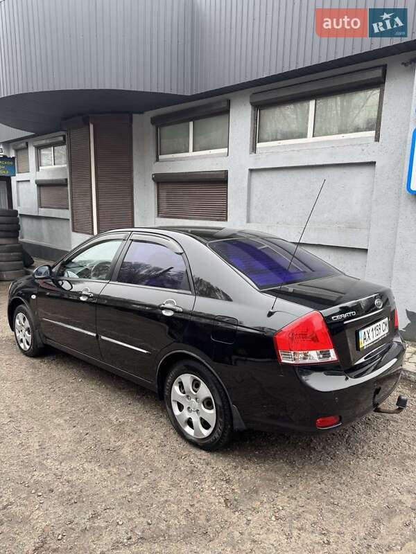 Седан Kia Cerato 2008 в Каменском