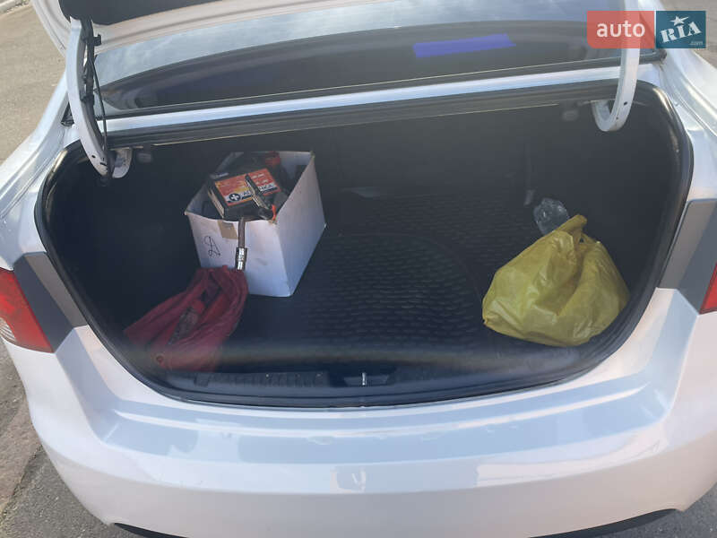 Седан Kia Cerato 2011 в Николаеве фото 4 Седан Kia Cerato 2011 в Николаеве
