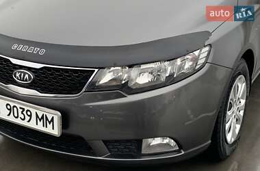 Седан Kia Cerato 2012 в Києві