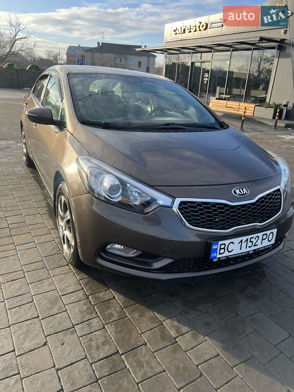 Седан Kia Cerato 2013 в Кам'янці-Бузькій