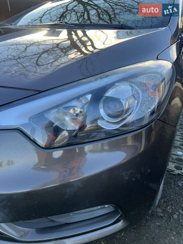 Седан Kia Cerato 2013 в Кам'янці-Бузькій
