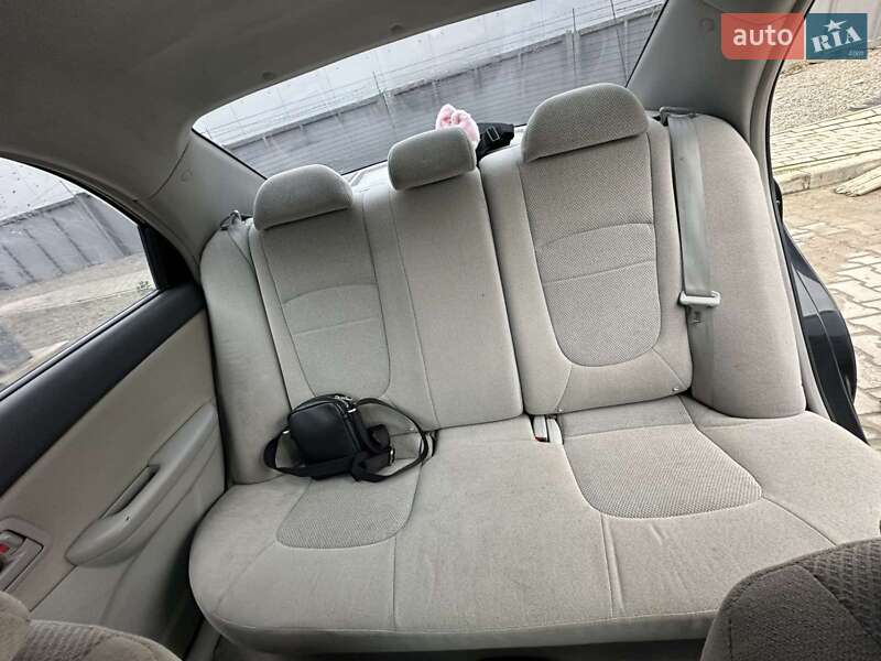 Седан Kia Cerato 2006 в Чернівцях