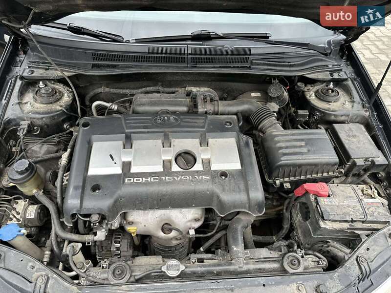 Седан Kia Cerato 2006 в Чернівцях