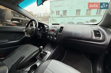 Седан Kia Cerato 2014 в 