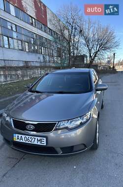 Седан Kia Cerato 2012 в Києві