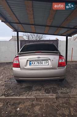 Седан Kia Cerato 2005 в 