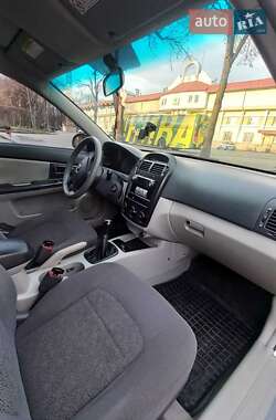 Хэтчбек Kia Cerato 2006 в 