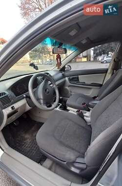 Хэтчбек Kia Cerato 2006 в 