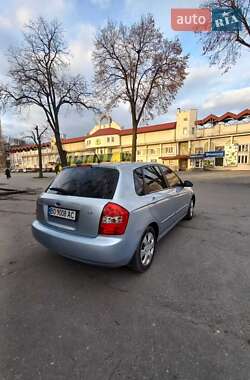 Хэтчбек Kia Cerato 2006 в 