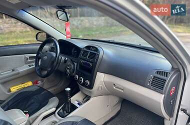 Седан Kia Cerato 2006 в 